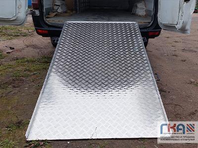 Перегрузочный мост для склада 1400 кг